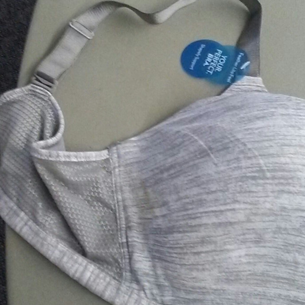 Ladies bra 🆕 - Picture 2 of 3